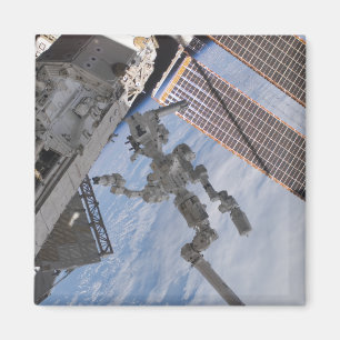 Aimant Le système robotique Dextre construit au Canada 2