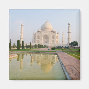 Aimant Le Taj Mahal paisible et calme au lever du soleil,