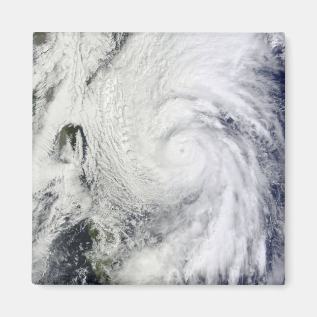 Aimant Le typhon Chaba dans la mer des Philippines (Devant)