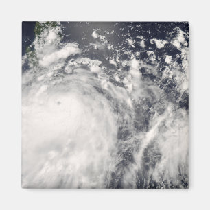 Aimant Le typhon Fengshen au-dessus des Philippines