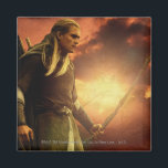 Aimant LEGOLAS GREENLEAF™ avec Bow<br><div class="desc">Il n'y a qu'un seul Seigneur de l'Anneau,  un seul qui peut le plier à sa volonté. Et il ne partage pas le pouvoir. Il y a une voix tombée dans l'air. Quelque chose approche. Je peux le sentir.</div>