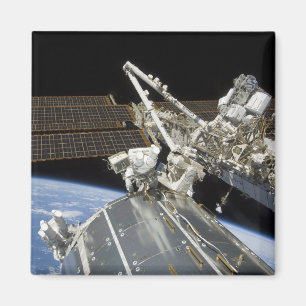 Aimant Les astronautes effectuent une série de tâches