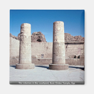 Aimant Les colonnes dans la cour, temple de Kom Ombo, Egy
