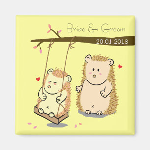 Aimant Les couples mignons de hérisson à l'arbre