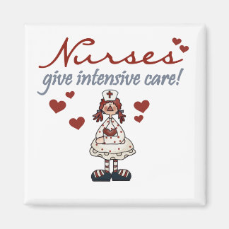 Aimant Les infirmières donnent des t-shirts et des cadeau
