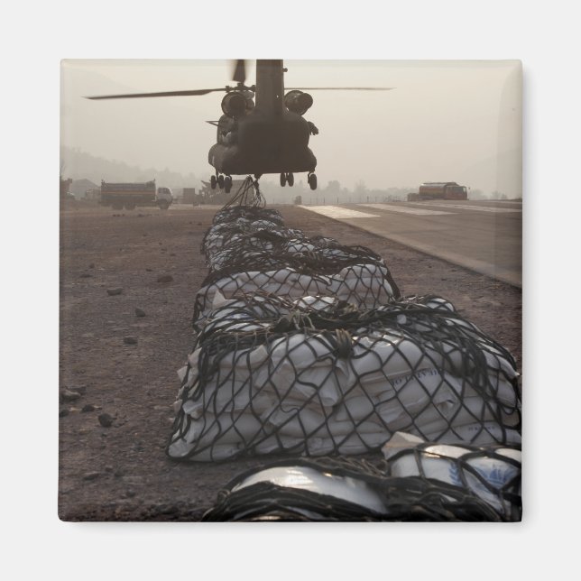 Aimant Les marines attachent des charges de traîneau (Devant)