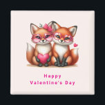 Aimant Les mignons renards orange en amour Saint-Valentin<br><div class="desc">Aimant de la Saint Valentin avec une adorable image de 2 renards portant de mignons verres de coeur teintés rose. Décoré avec des accents de coeur.</div>