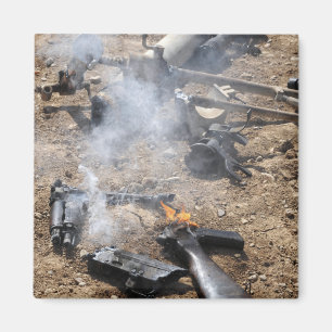 Aimant Les morceaux d'armes ennemies présentent pour