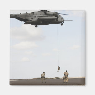 Aimant Les pararescuemen de l'Armée de l'Air conduisent