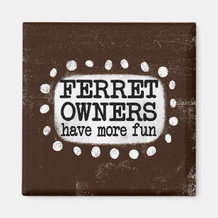 Aimant Les Propriétaires De Ferret Ont Plus Amusant Réfri