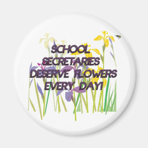 AIMANT LES SECRÉTAIRES SCOLAIRES MÉRITENT DES FLEURS