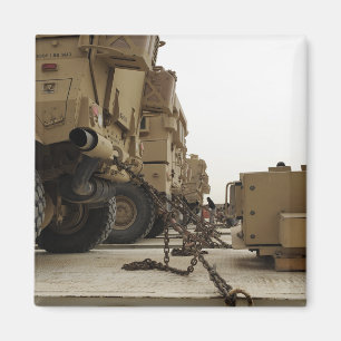 Aimant Les véhicules militaires sont verrouillés sur les