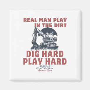 Aimant L'Homme Réel Jouer Dans La Dirt, Creuser Dur, Joue