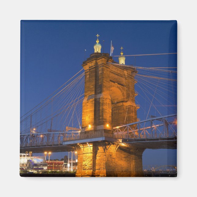 Aimant L'horizon de Cincinnati, Ohio, États-Unis au crépu (Devant)