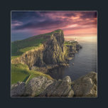 Aimant Littoral | Île de Skye, Écosse<br><div class="desc">Cette photo de Getty Images extraordinaire présente le phare de Neist Point,  Isle of Skye,  Écosse.</div>