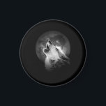 Aimant Loup et lune de Howling noir et blanc<br><div class="desc">Un loup est encore un loup,  même lorsqu'il est seul. Peut-être qu'un loup est encore plus un loup lorsqu'il est seul.</div>