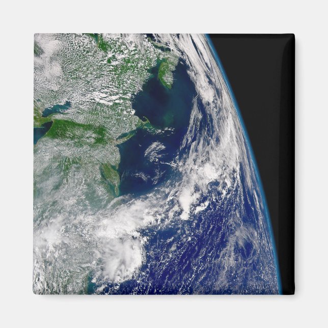 Aimant L'Ouragan Frances Sur Une Terre Partielle. (Devant)