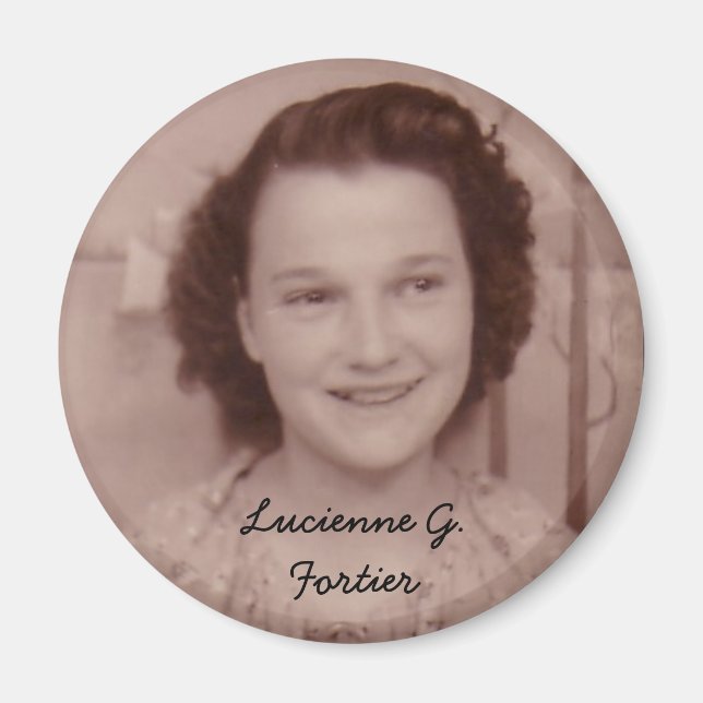 Aimant lucienne2, Lucienne G. Fortier (Devant)