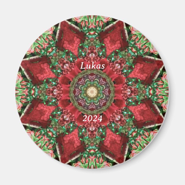 Aimant LUKAS 2024 ~ Kaleidoscope rouge, vert et jaune ~ (Devant)