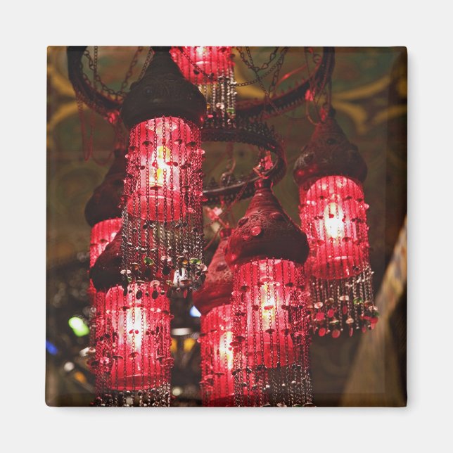 Aimant Lustre à vendre, souk Khan el Khalili, (Devant)