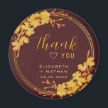 Aimant Luxe classique Bourgogne & Merci Mariage Or<br><div class="desc">Le Classic Luxury Burgundy & Gold Floral Mariage merci a un arrière - plan bordeaux foncé qui est orné d'un motif de verdure dorée complexe et d'une typographie moderne. La combinaison du riche bordeaux et de l'or chatoyant crée une esthétique élégante et luxueuse. ♥ Affichez la collection sur cette page...</div>