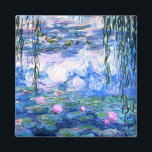 Aimant Lys d'eau rose Monet<br><div class="desc">Un aimant de nénuphars rose Monet avec de belles nénuphars roses flottant dans un étang bleu calme avec des nénuphars. Un grand cadeau Monet pour les amateurs d'impressionnisme et d'art français. Impressionnisme nature serein avec de belles fleurs et paysage d'étang pittoresque.</div>