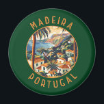 Aimant Madeira Portugal Cercle retro en détresse<br><div class="desc">Conception de déplacement vectoriel rétro Madère. Madère,  une région autonome du Portugal,  est un archipel comprenant 4 îles au large de la côte nord-ouest de l'Afrique. Il est connu pour son vin homonyme et son climat subtropical chaud.</div>