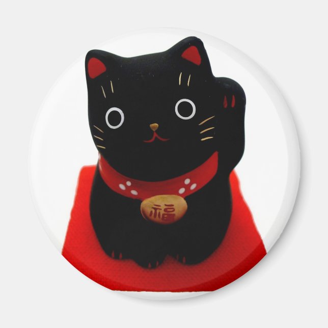 Aimant Maneki Neko noir sur un tapis rouge (Devant)