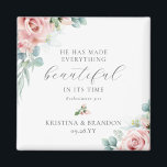 Aimant Mariage chrétien favorise la Bible Verse<br><div class="desc">Ajoutez une touche spirituelle à vos faveurs de mariage avec ces magnets de mariage chrétiens élégants, avec une belle couronne de fleurs d'aquarelle peintes à la main et de la verdure d'eucalyptus dans des tons de rose poussiéreux, rose pastel et vert tendre. L'aimant inclut aussi le verset de la Bible...</div>