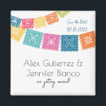 Aimant Mariage - Mariage Papel Picado Enregistrer La Date<br><div class="desc">. : Ce design moderne,  minimaliste et coloré présente des drapeaux mariages mexicains colorés. . : Des articles de coordination sont disponibles dans mon magasin - à la fois stationnaire,  déco et autres fournitures de célébration . : Une façon colorée et amoureuse de célébrer votre union</div>