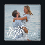 Aimant Mariage photo minimal Enregistrer la date<br><div class="desc">Un mariage photo moderne sauve les magnets de date dans un design minimal. Customisez avec votre photo,  vos noms et votre date de mariage.</div>