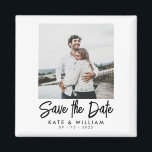 Aimant Mariage photo moderne simple Enregistrer la date<br><div class="desc">Une simple photo moderne enregistrer l'aimant de date. Personnalisez ce design minimaliste pour avoir vos informations personnelles et votre message.</div>