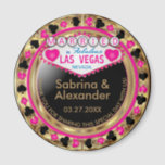 Aimant Marié à Las Vegas - Merci - Rose<br><div class="desc">Magnet style casino. Marié à Las Vegas merci d'avoir partagé cette journée spéciale avec nous dans un design rose, or et noir. Faites une grande fête pour garder l'amour pour l'invité d'honneur ou votre invité. Plus de couleurs sont disponibles. Remarque : Toutes les zones de modèle n'ont pas besoin d'être...</div>