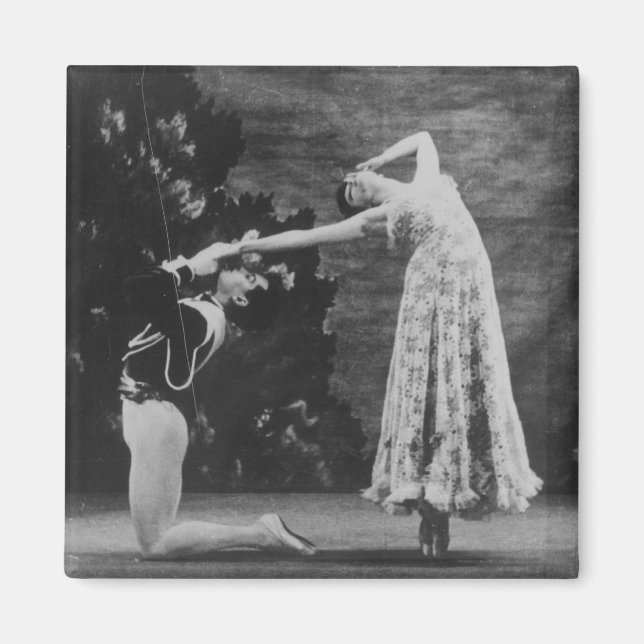 Aimant Maude Lloyd et Hugh Laing (Devant)