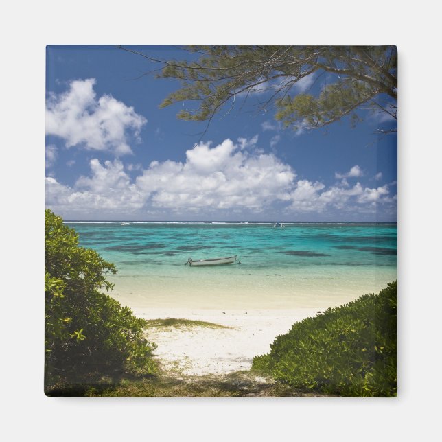 Aimant Maurice, Maurice oriental, Belle Mare, Est (Devant)