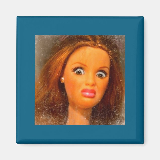 Aimant Mème de visage de poupée dégoûtant drôle  (Devant)