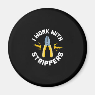 Aimant Mens I Work With Electrician Union