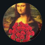 Aimant Mona Lisa Avec Bouquet De Roses Rouges<br><div class="desc">rose rouge est un symbole pour l'amour,  la beauté,  le courage et le respect,  l'amour romantique,  Félicitations,  "Je t'aime",  "Travail bien fait",  l'amour sincère,  le respect,  le courage et la passion</div>