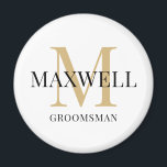 Aimant Monogramme personnalisé minimaliste Groomsman Blac<br><div class="desc">Aimant rond Monogrammé Or et Noir moderne pour groomsmen - Créez votre propre cadeau de toiletteur personnalisé en ajoutant le nom et le monogramme du destinataire. Un cadeau unique et réfléchi pour les membres de la fête de mariage. Vous pouvez changer le modèle du marié en meilleur homme, père du...</div>