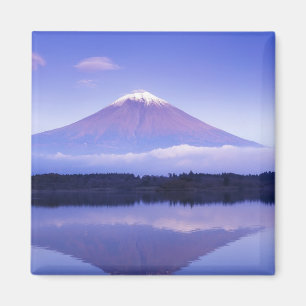Aimant Mont Fuji avec nuage lenticulaire, lac Motosu,