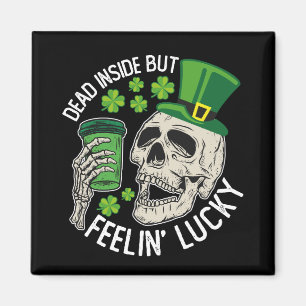 Aimant Mort à l'intérieur mais se sentant Lucky Skull St