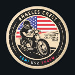 Aimant Moto de Californie à Angeles Crest Highway<br><div class="desc">Angeles Crest Highway fait dans un emblème vintage,  de style en détresse. C'est une célèbre voiture pittoresque que l'on trouve en Californie.</div>