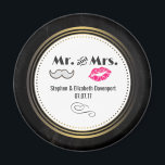 Aimant Moustache & Lèvres M. & Mme Black & Gold Mariage<br><div class="desc">Un aimant mariage au design mariage moderne - des lèvres kissy roses glamour et une illustration de moustache d'apparence rétro masculine. Placez-vous sur un arrière - plan en damier noir avec un cadre circulaire en dégradé doré au centre. Texte dit M. et Mme et vous pouvez personnaliser avec vos noms...</div>