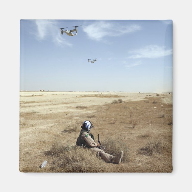 Aimant MV-22B Ospreys survolent les hôpitaux de la marine (Devant)