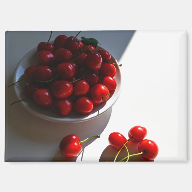 Aimant Nature morte esthétique avec des cerises mûres sur (Recto)