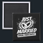 Aimant Newlywed - Wedding Honeymoon Paires - Just Married<br><div class="desc">This fun just married design est perfect pour le newlywed couple to celebrate at their wedding shower, wedding reception & on their honeymoon. Makes a great Just Married souvenir to always remember your special wedding day celebration ! Objets "Just Married - Official Power Couple", deux jours de couple w/ a...</div>