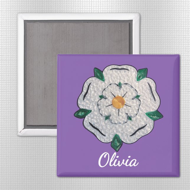 Aimant Nom, Papier Quilled Yorkshire Rose blanche 2 po (Créateur téléchargé)