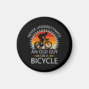 Aimant N'oubliez jamais un vieux sur un vélo