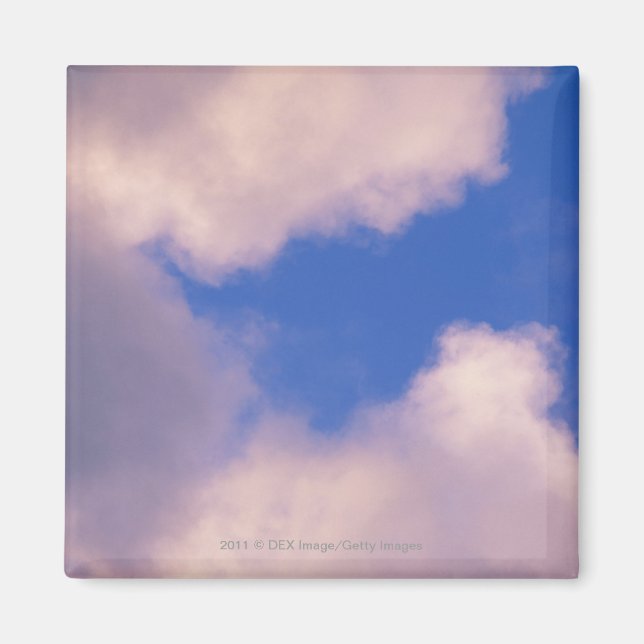 Aimant Nuages ageux contre ciel bleu (Devant)