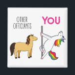 Aimant Officier mariage Unicorn Drôle Proposition<br><div class="desc">Ce drôle d'aimant à licorne est le cadeau idéal pour votre mariage officiel. Il rappellera toujours au récipiendaire le jour spécial qu'il a eu pour épouser vous et votre partenaire.</div>